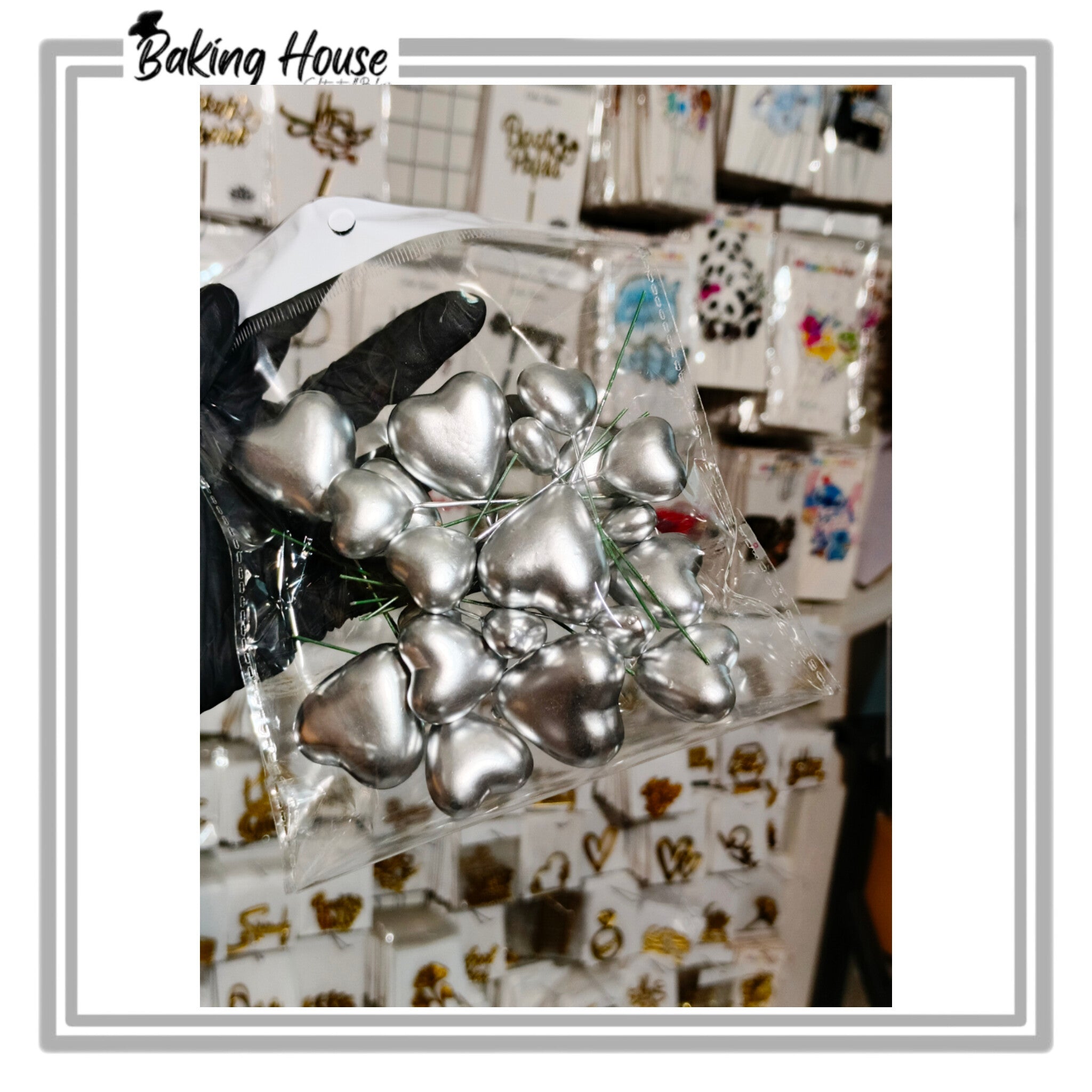 rn-image_picker_lib_temp_a3d4bbe3-9542-4cd2-a31f-1ef8a874b0b4-1.jpg 20pcs Silver Heart Fox Balls For Cake Decorating - Image 1